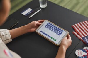 How Social Media Is Changing Democracy in America